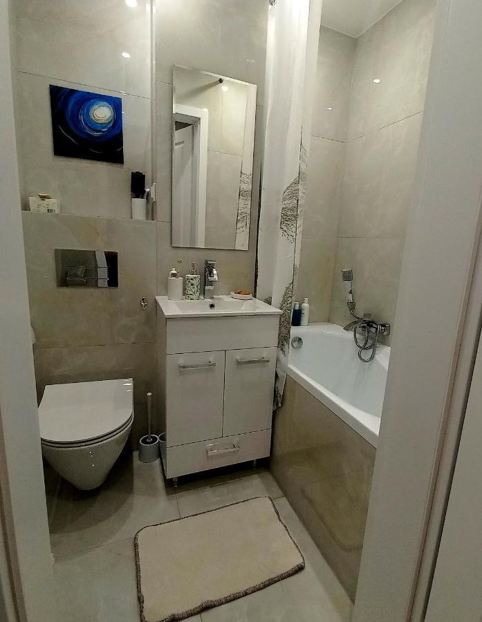 Nice Apartament With Small Tub Warschau Exterior foto